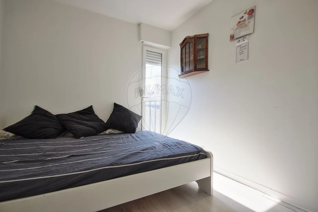 Apartamento T2 para Venda em Amora Foto 11