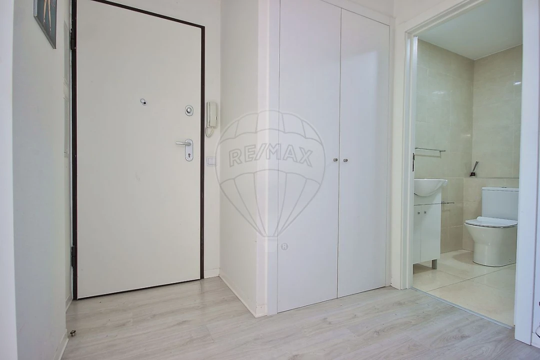 Apartamento T2 para Venda em Amora Foto 9