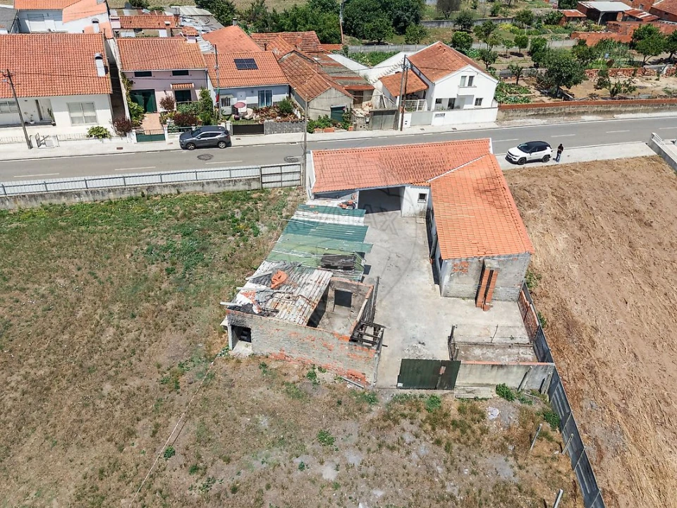 Moradia T2 para Venda em Soza Foto 23