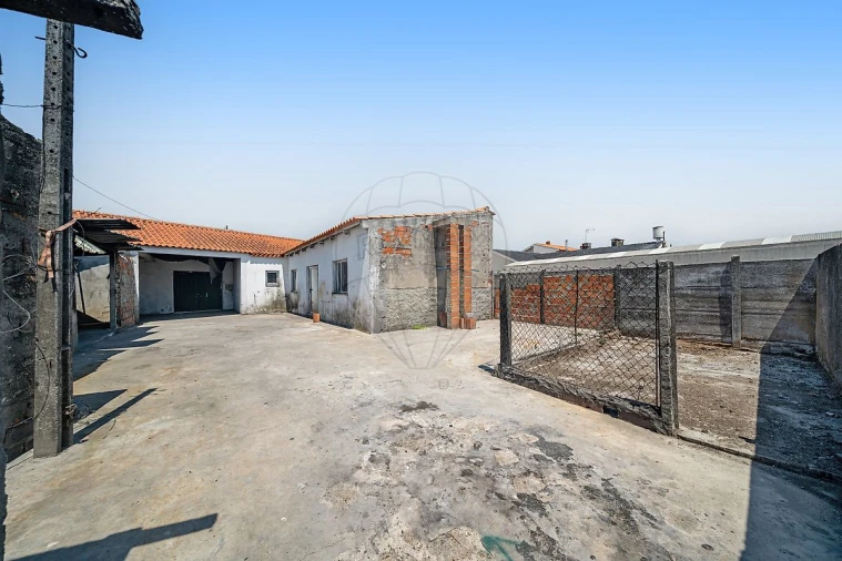 Moradia T2 para Venda em Soza Foto 20