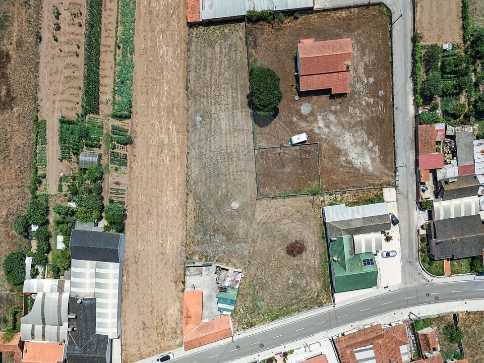 Moradia T2 para Venda em Soza Foto 24