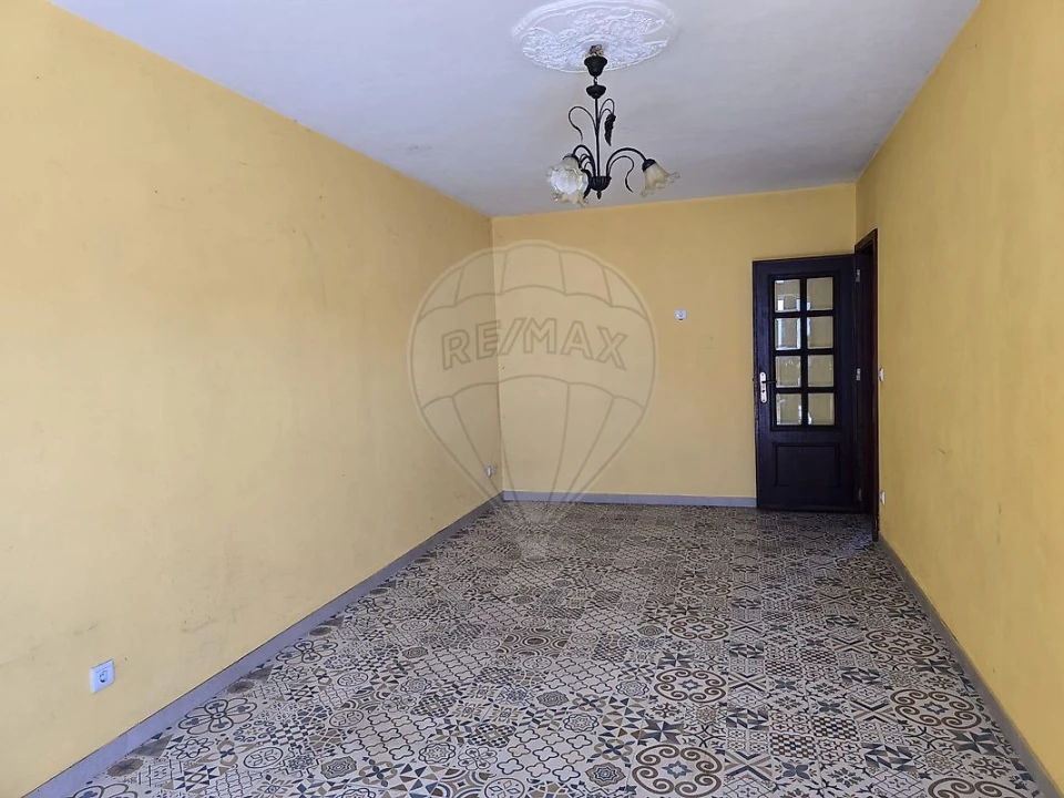 Moradia T2 para Venda em Soza Foto 3