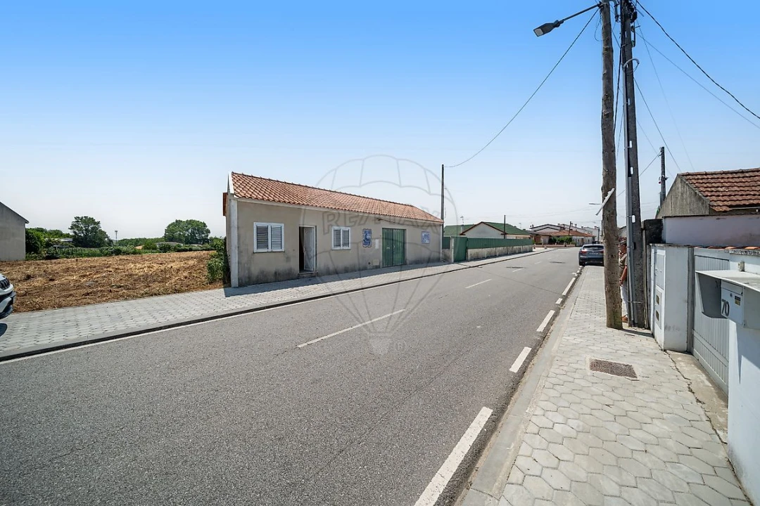 Moradia T2 para Venda em Soza Foto 6