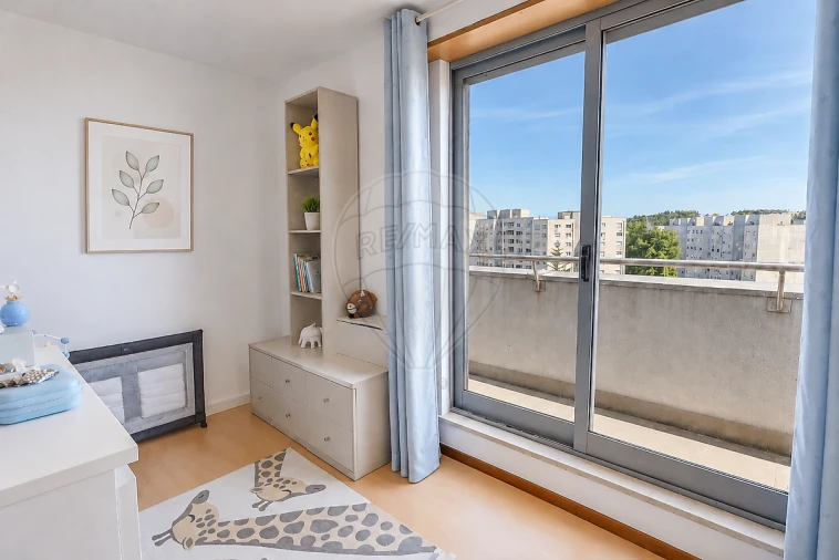 Apartamento T2 para Venda em Vilar de Andorinho Foto 11