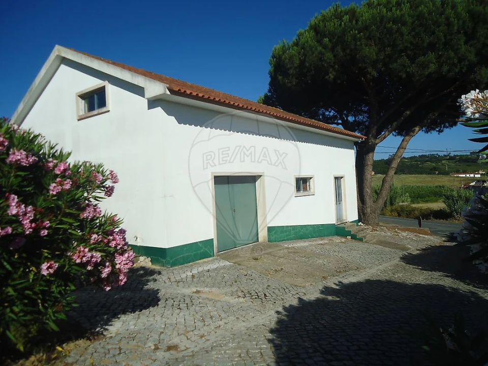 Moradia T1 para Venda em Cela Foto 2