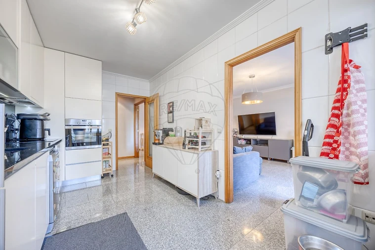 Apartamento T3 para Venda em Cidade da Maia Foto 11