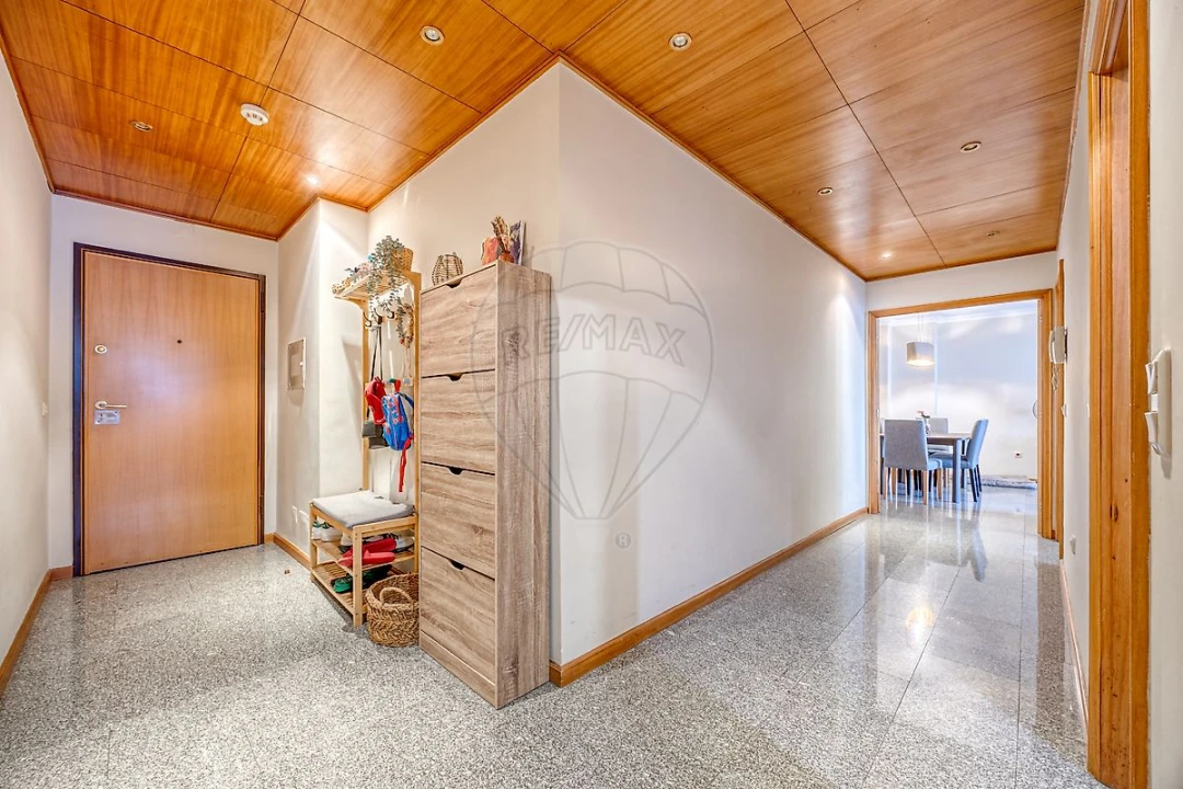 Apartamento T3 para Venda em Cidade da Maia Foto 16