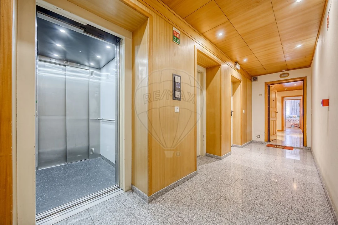 Apartamento T3 para Venda em Cidade da Maia Foto 28