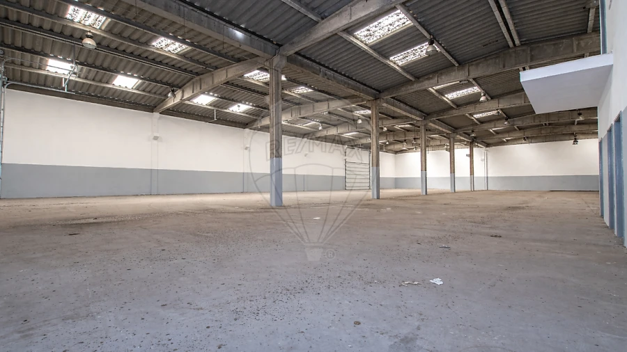Armazém para Venda em Sado