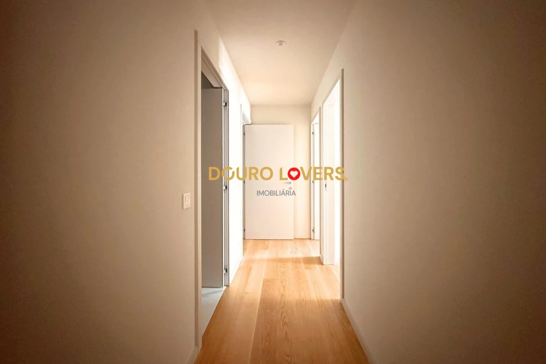 Apartamento T4 para Venda em Santa Marinha e São Pedro da Afurada Foto 9