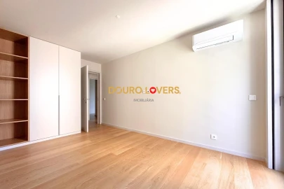 Apartamento T4 para Venda em Santa Marinha e São Pedro da Afurada