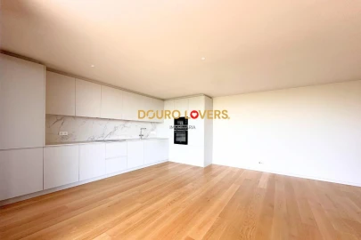 Apartamento T4 para Venda em Santa Marinha e São Pedro da Afurada