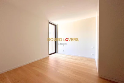 Apartamento T4 para Venda em Santa Marinha e São Pedro da Afurada