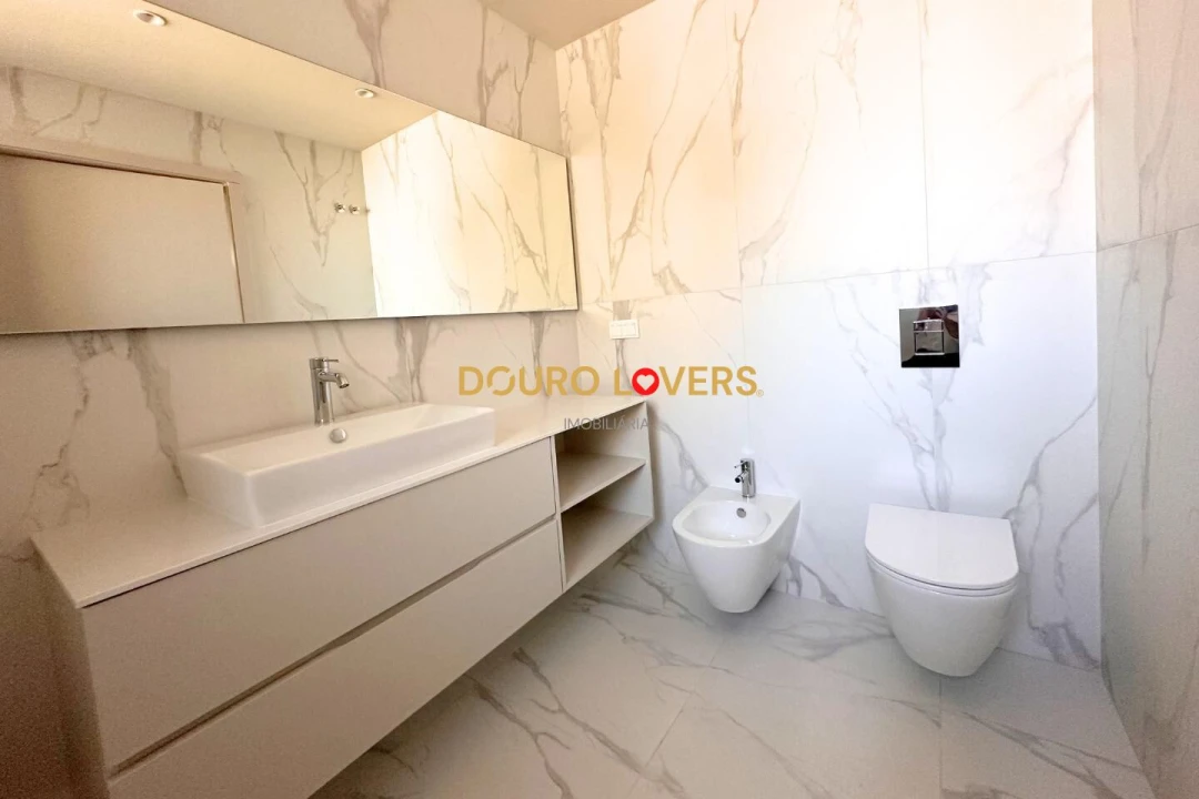 Apartamento T4 para Venda em Santa Marinha e São Pedro da Afurada Foto 13