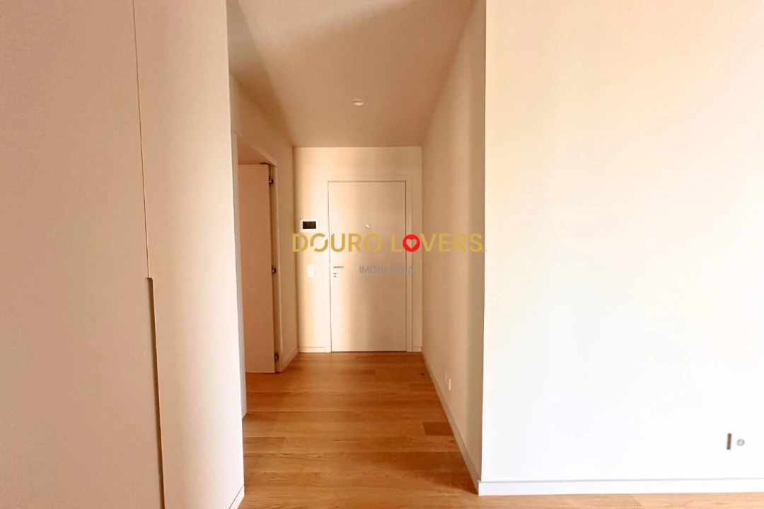 Apartamento T4 para Venda em Santa Marinha e São Pedro da Afurada Foto 4