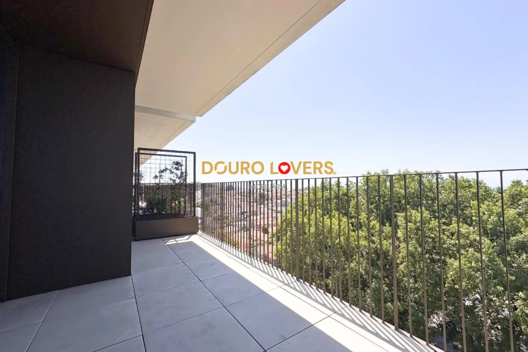 Apartamento T4 para Venda em Santa Marinha e São Pedro da Afurada Foto 1