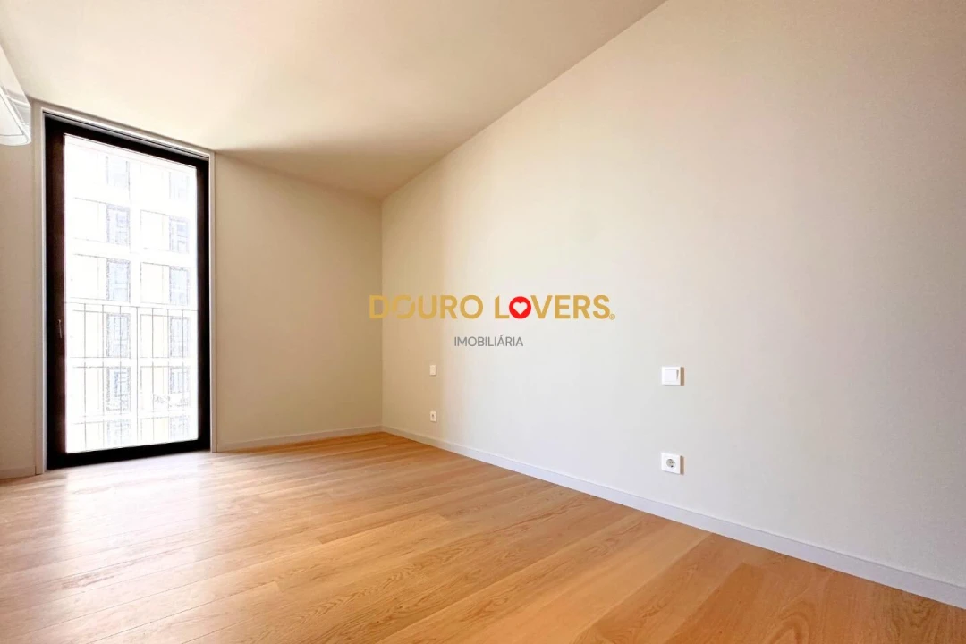 Apartamento T4 para Venda em Santa Marinha e São Pedro da Afurada Foto 11