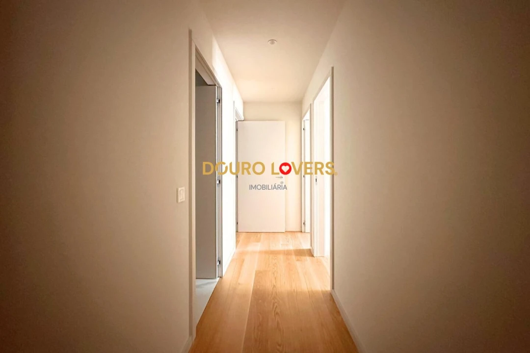 Apartamento T4 para Venda em Santa Marinha e São Pedro da Afurada Foto 9