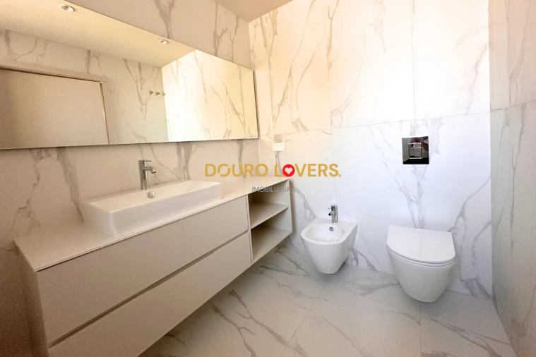 Apartamento T4 para Venda em Santa Marinha e São Pedro da Afurada Foto 14