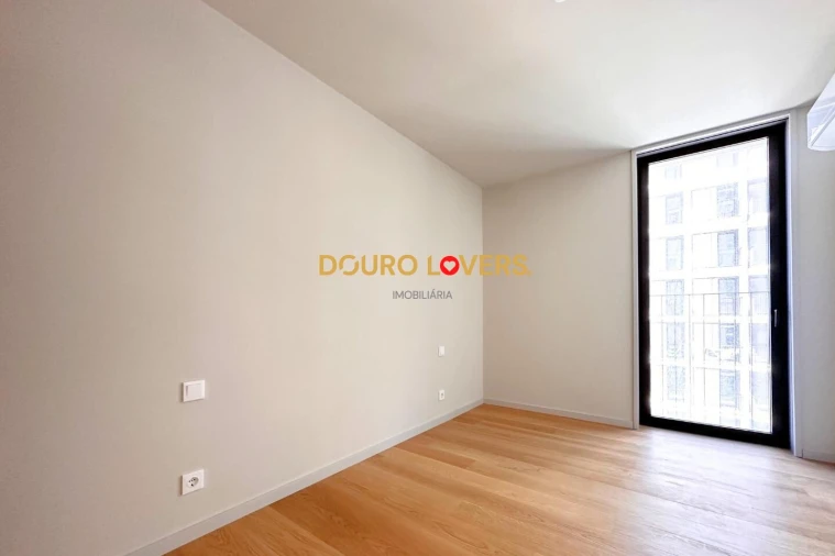 Apartamento T4 para Venda em Santa Marinha e São Pedro da Afurada Foto 13