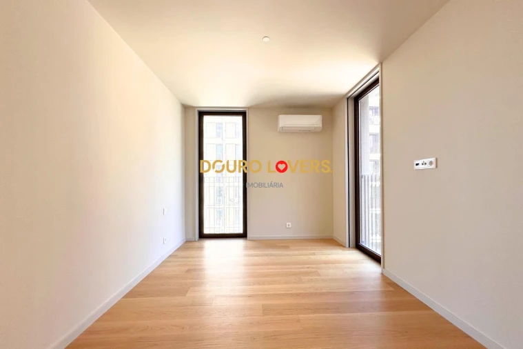 Apartamento T4 para Venda em Santa Marinha e São Pedro da Afurada Foto 14
