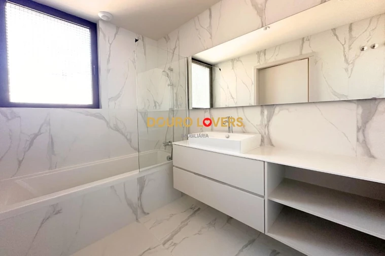 Apartamento T4 para Venda em Santa Marinha e São Pedro da Afurada Foto 16
