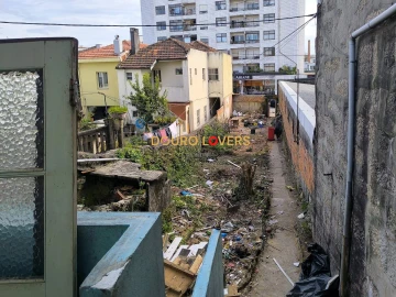 Moradia T2 para Venda em Pedrouços