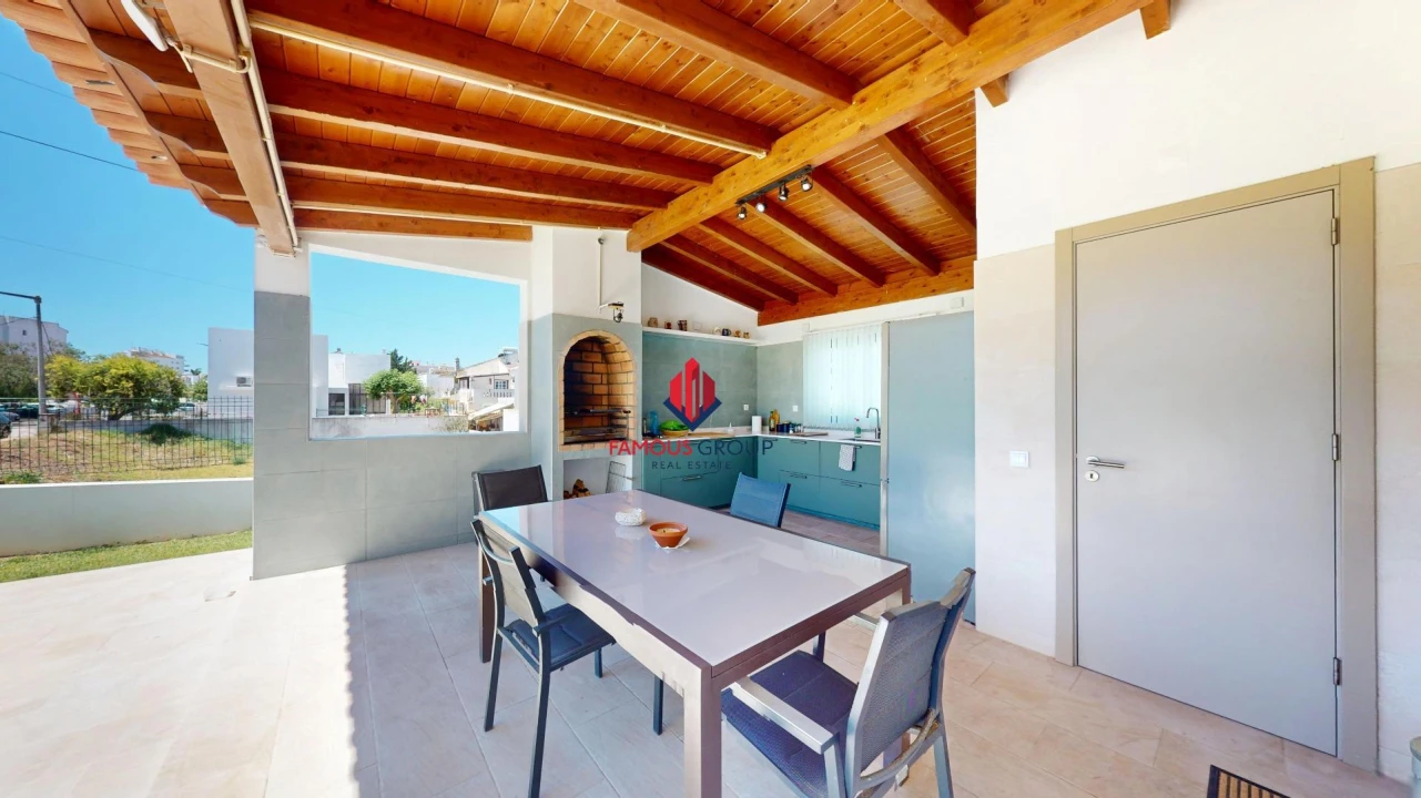 Moradia T4 para Venda em Alvor Foto 33