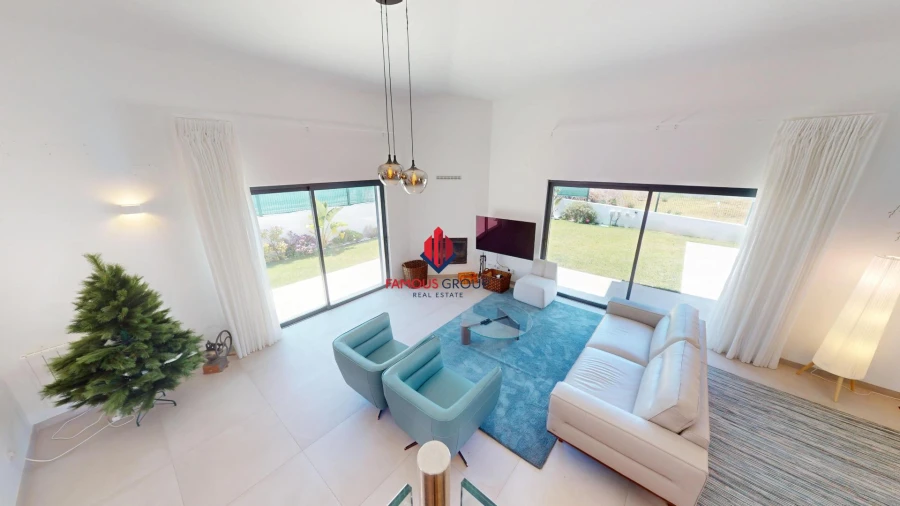 Moradia T4 para Venda em Alvor Foto 5
