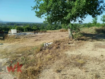 Moradia T1 para Venda em Ázere e Covelo