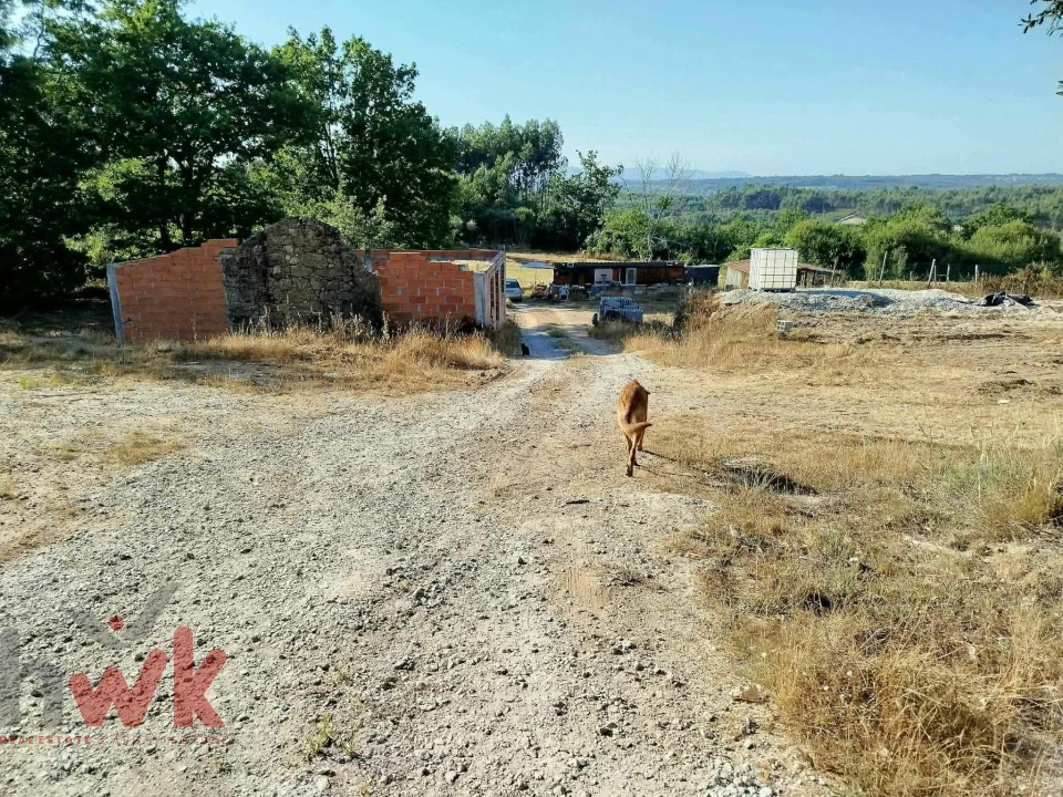 Moradia T1 para Venda em Ázere e Covelo Foto 12