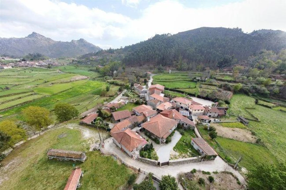 Moradia T3 para Venda em Covide Foto 9