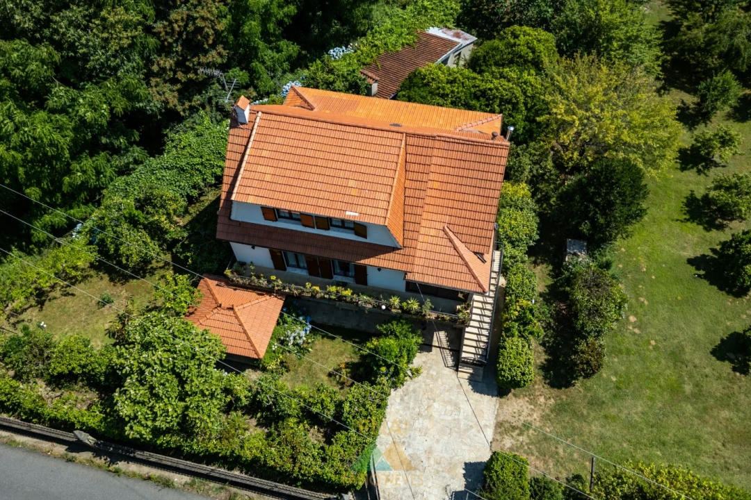 Moradia T4 para Venda em Arcozelo Foto 3