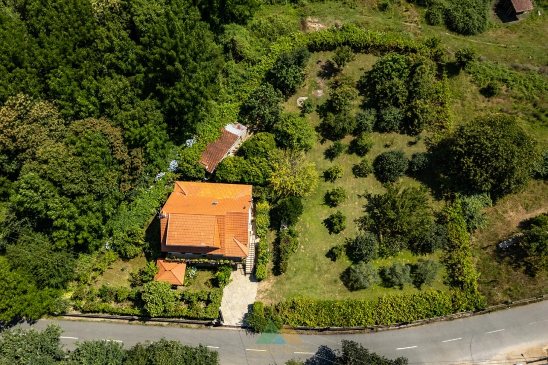 Moradia T4 para Venda em Arcozelo Foto 8