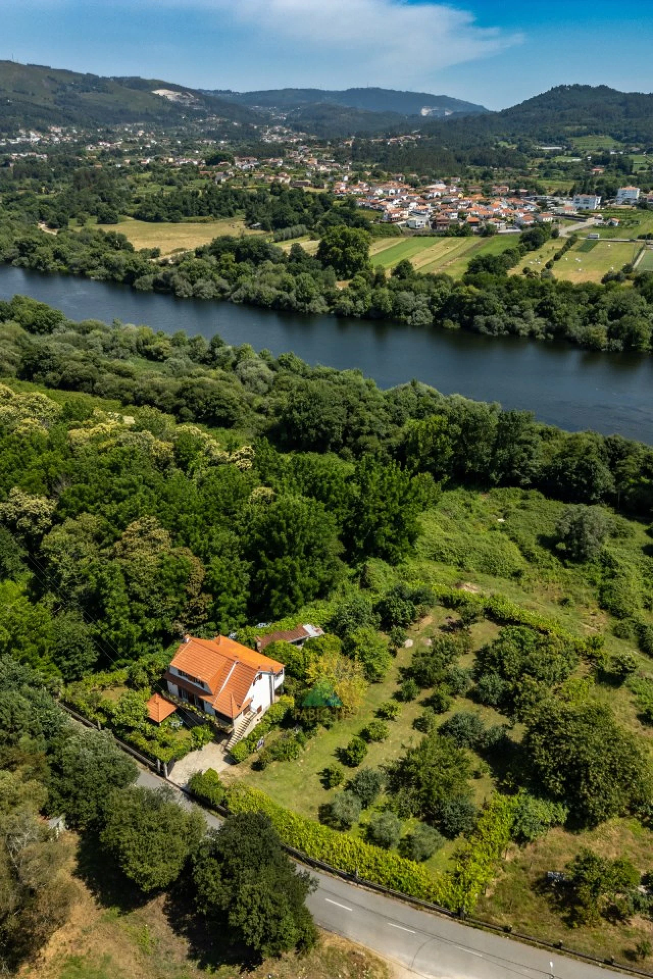 Moradia T4 para Venda em Arcozelo Foto 10