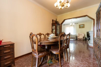 Moradia T4 para Venda em Arcozelo