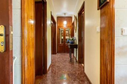 Moradia T4 para Venda em Arcozelo