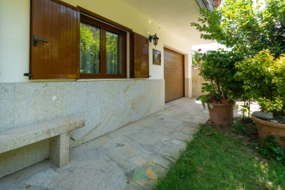 Moradia T4 para Venda em Arcozelo