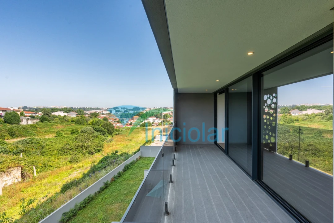 Apartamento T3 para Venda em Rio Tinto Foto 5