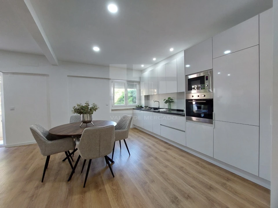 Apartamento T3 para Venda em Benfica Foto 3