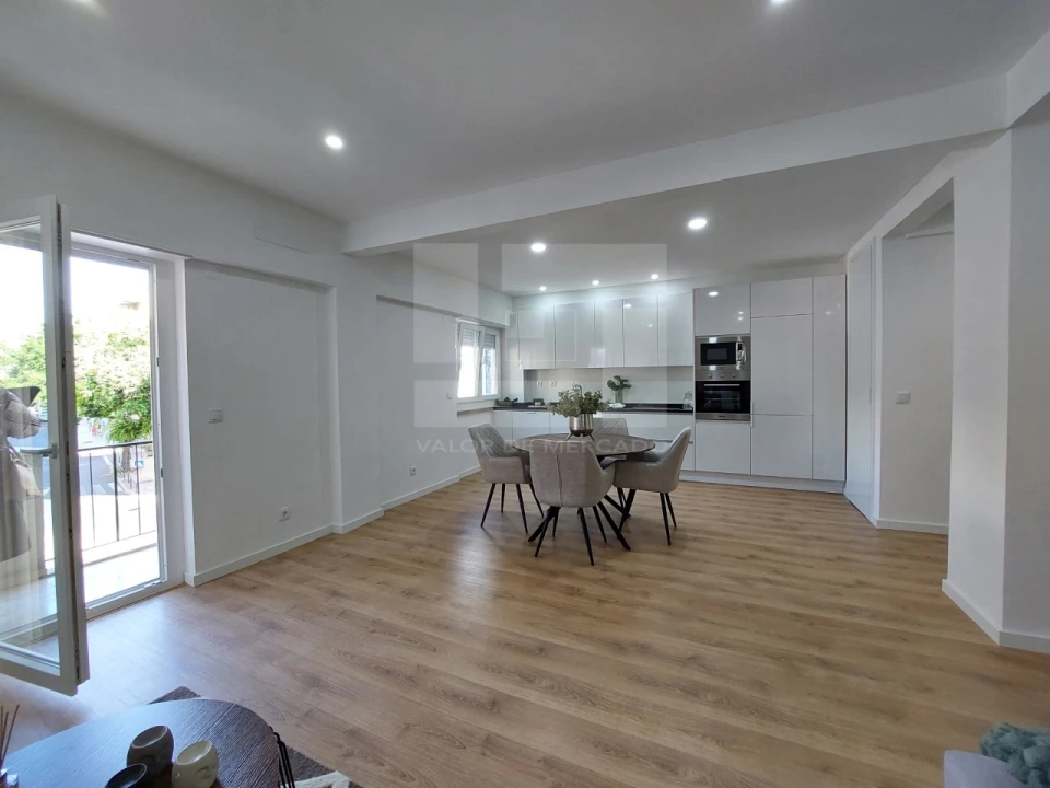 Apartamento T3 para Venda em Benfica Foto 4