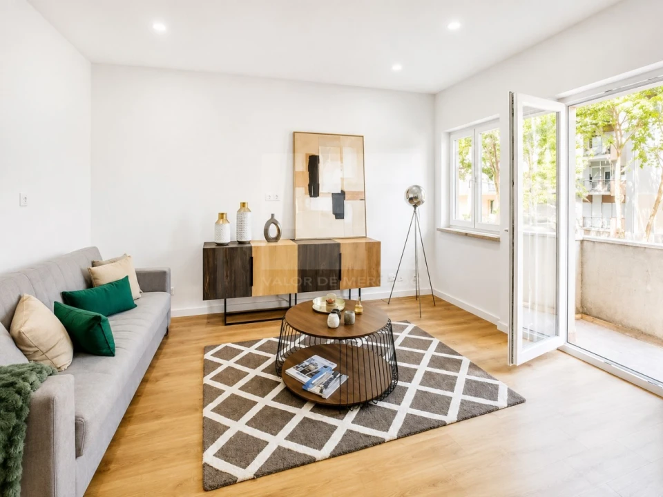 Apartamento T3 para Venda em Benfica Foto 1