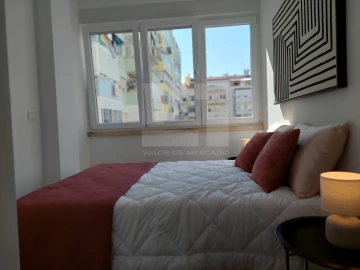 Apartamento T3 para Venda em Benfica