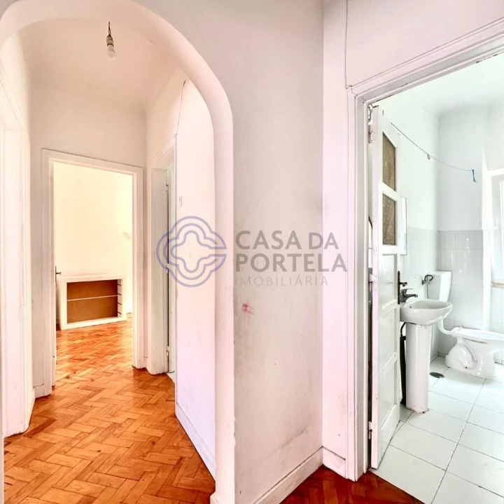 Apartamento T2 para Venda em Sacavém e Prior Velho Foto 2