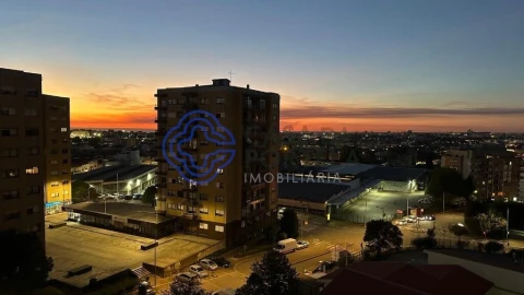 Apartamento T3 para Venda em Mafamude e Vilar do Paraíso