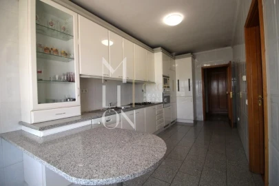 Apartamento T2 para Venda em Cidade da Maia