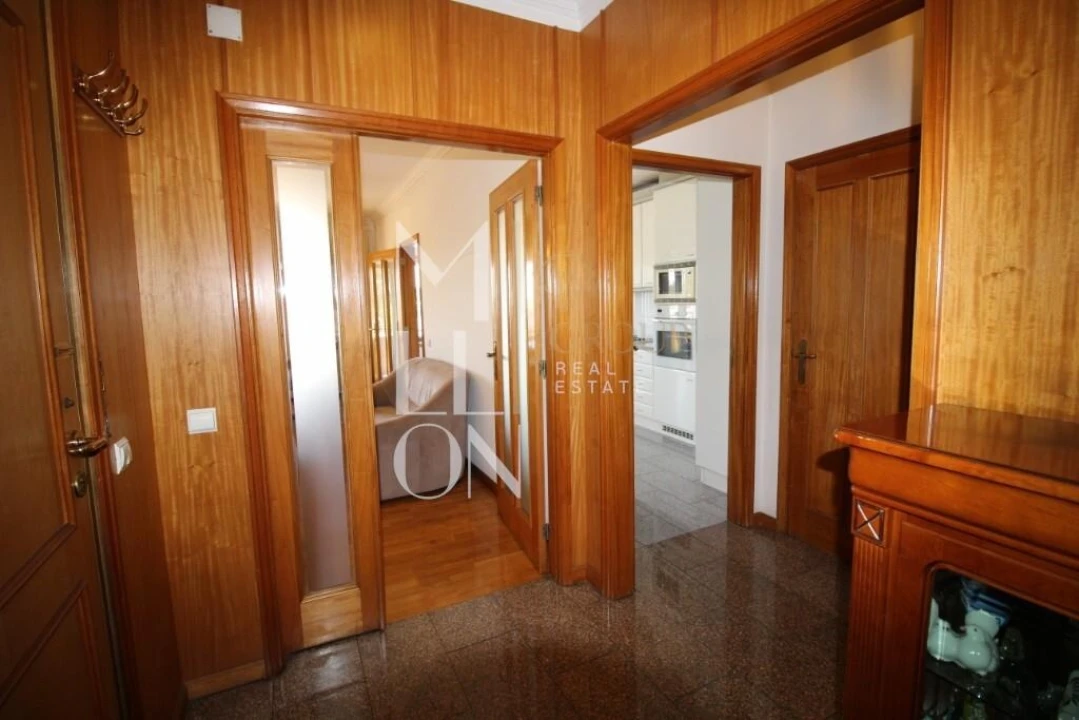Apartamento T2 para Venda em Cidade da Maia Foto 4