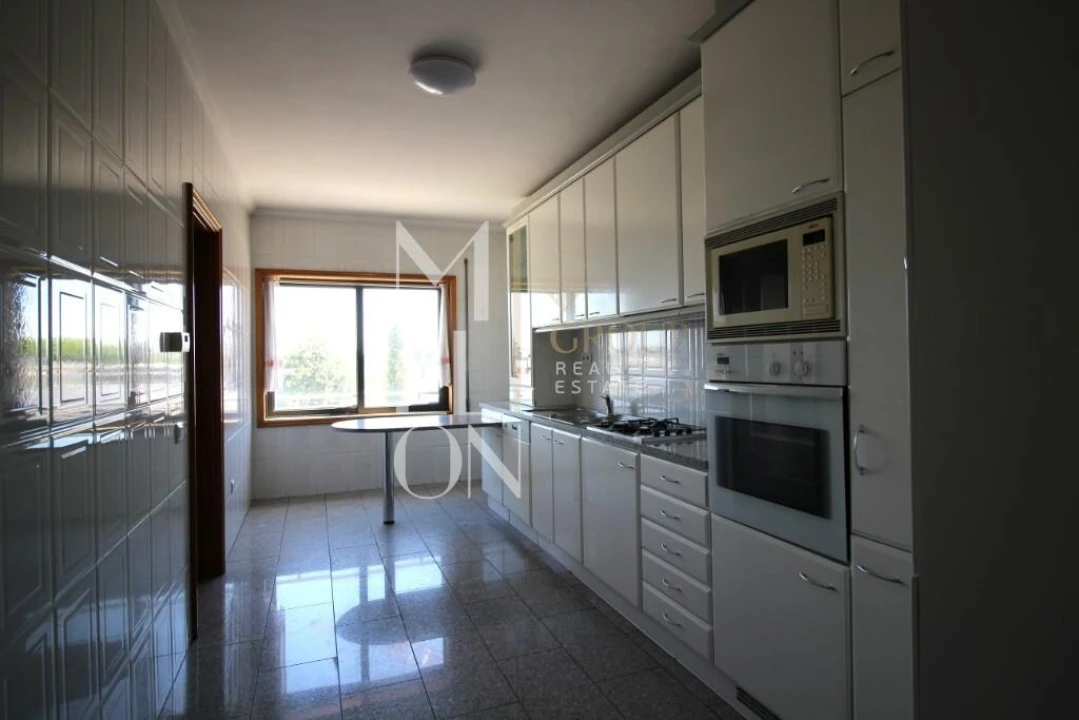 Apartamento T2 para Venda em Cidade da Maia Foto 6