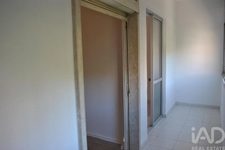 Apartamento T2 para Venda em Odivelas Foto 9
