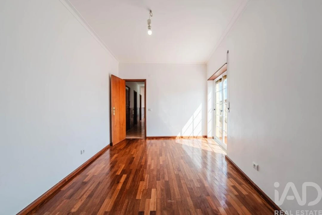 Apartamento T3 para Venda em Cadaval e Pêro Moniz Foto 14